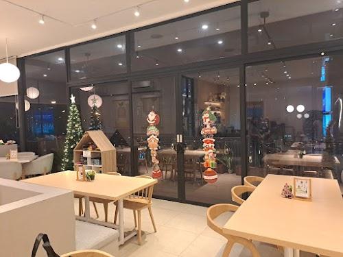 Kannely Cafe & Dining