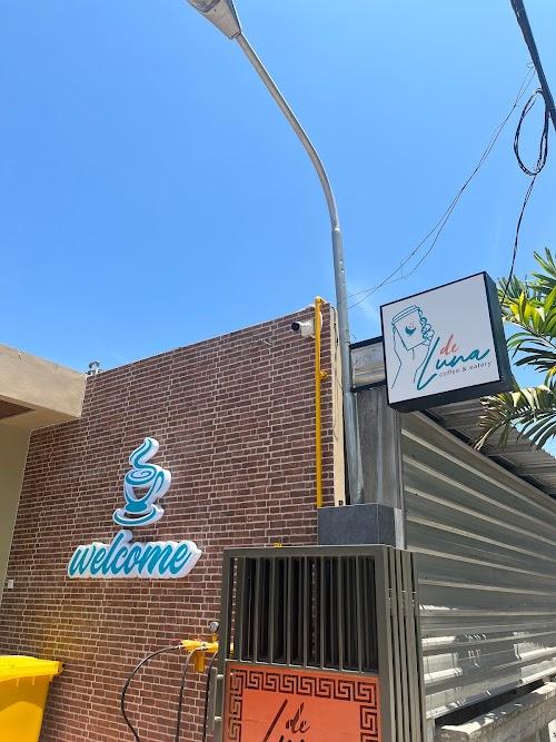 deLuna coffee & eatery