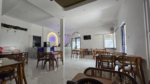 De'Oasis Cafe Eatery