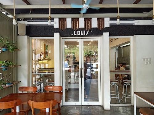 Coffee at Louis