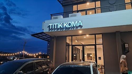 Titik Koma Grand Eastern