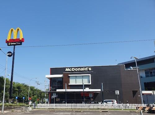 McDonald's Manyar Kertoarjo