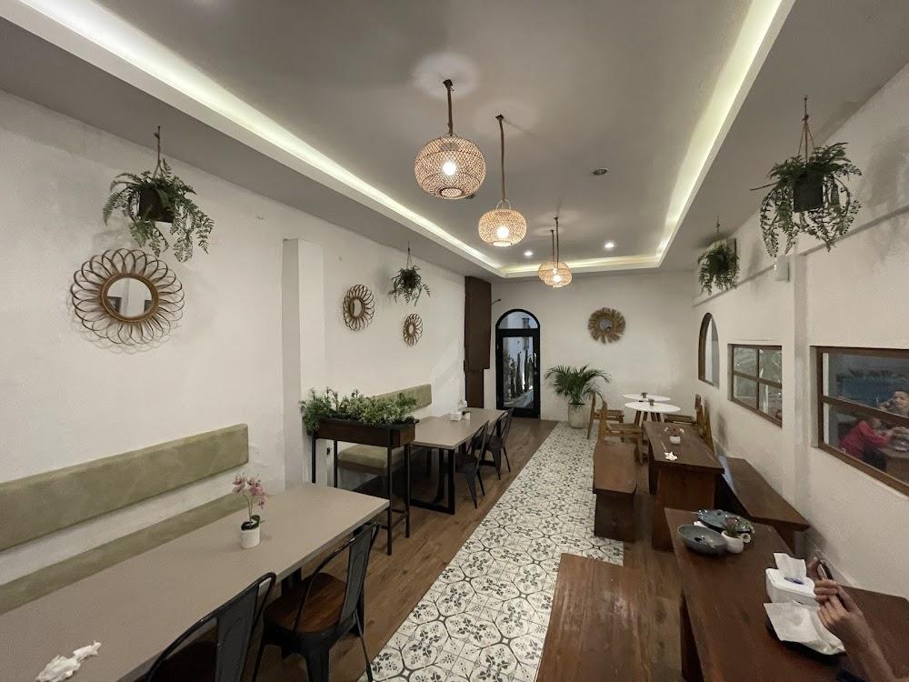 LOUVÉ Cafe & Eatery